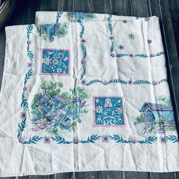 Vintage Farmhouse Linen Square Tablecloth - Picture 2 of 8